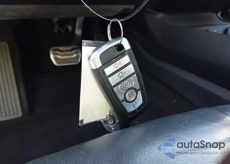 2017 Ford Fusion Energi Titanium z USA, uszkodzony, nr VIN 3FA6P0SU2HR147461